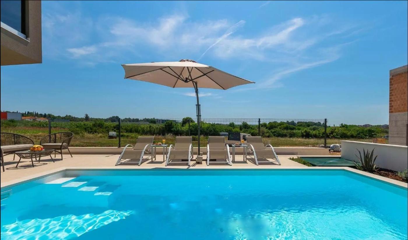 Villa Esmeralda II By Seeadria Agency Novigrad Istria エクステリア 写真